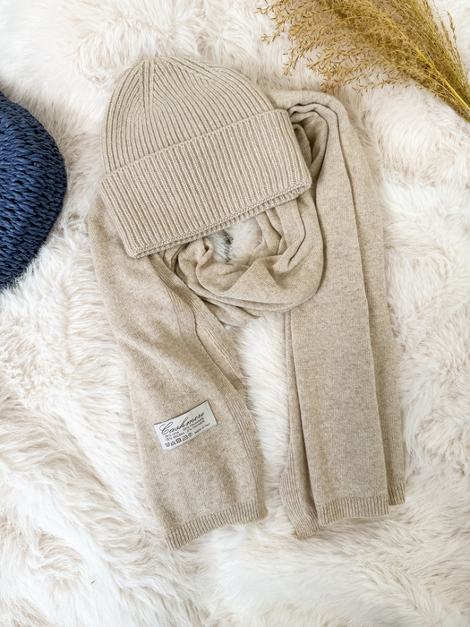 Beżowy z kaszmirem i wełną komplet czapka + szalik