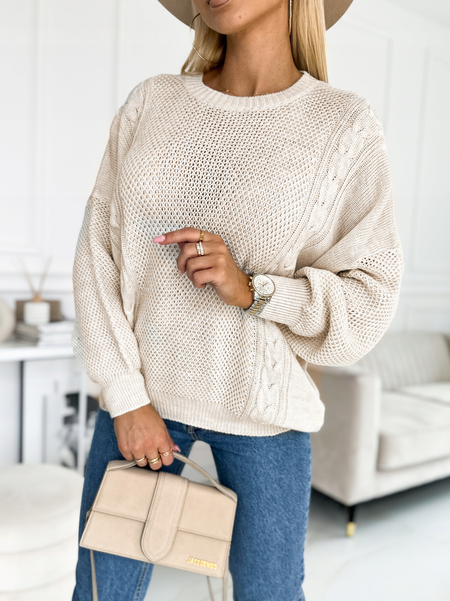 Beżowy lekki sweter ze splotem