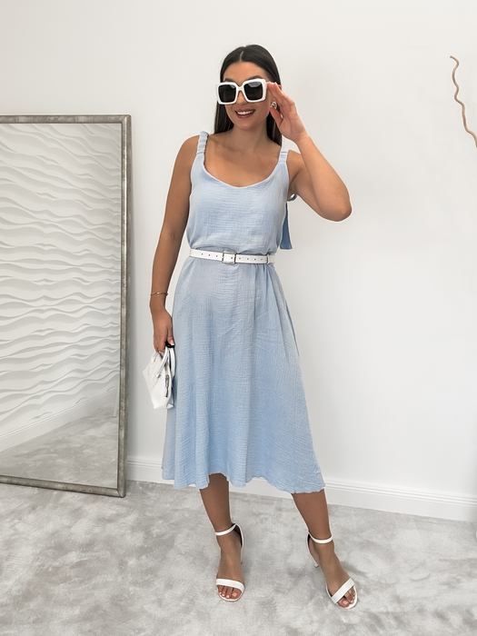 Błękitna muślinowa sukienka na ramiączkach Niki