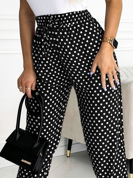 Czarne luźne spodnie w grochy