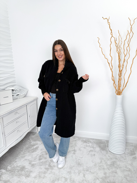 Czarny płaszcz baranek z kapturem