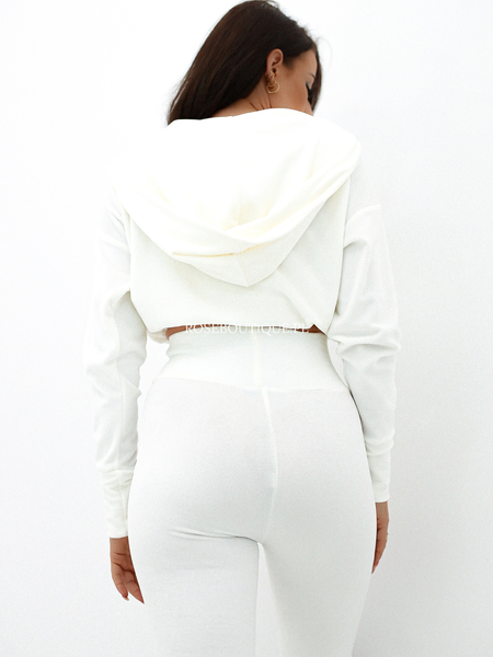 Śmietankowy komplet top , bluza i leginsy