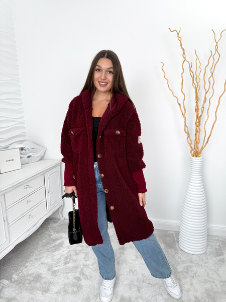 Bordowy płaszcz baranek z kapturem