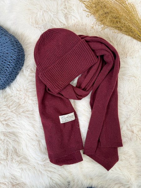 Bordowy z kaszmirem i wełną komplet czapka + szalik