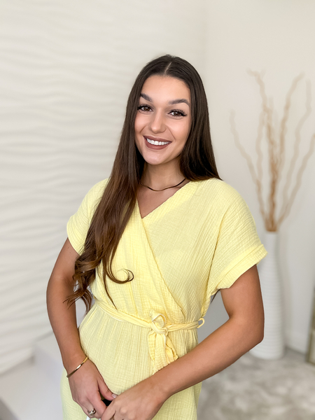 Żółta muślinowa sukienka z kopertowym dekoltem Sky