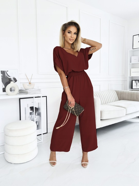 Bordowy luźny kombinezon z marszczeniem