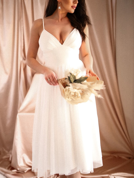 Biała sukienka balowa z tiulem