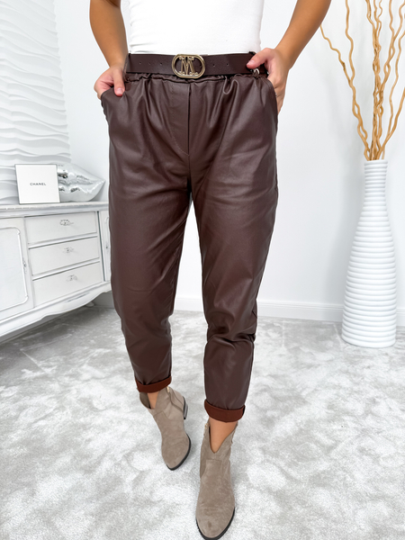 Czekoladowe woskowane spodnie skórzane