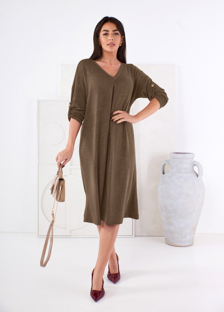 Camel dzianinowa sukienka oversize z podwijanymi rękawami