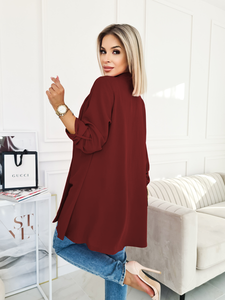 Bordowa narzutka z lejącego materiału