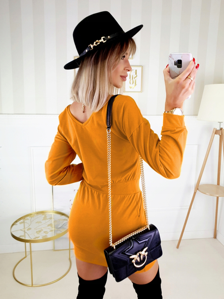 Żółta dresowa sukienka dekolt serek