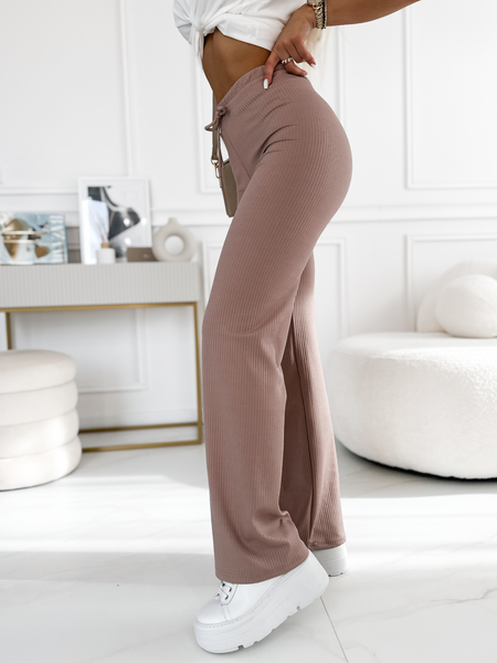 Jasno brązowe proste spodnie prążkowane