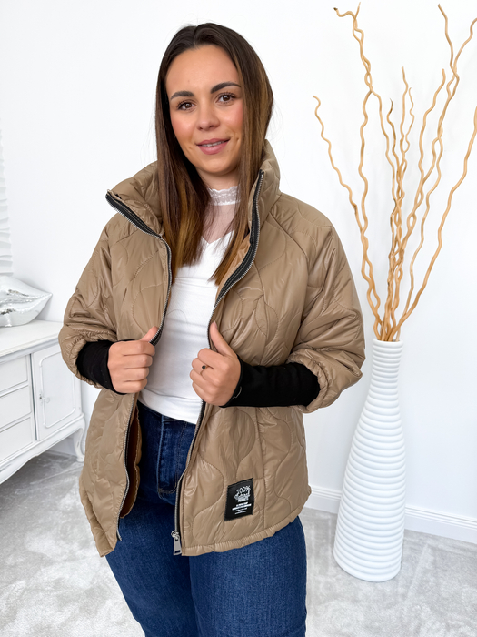 Beżowa pikowana kurtka ze ściągaczami na rękawach Elodie