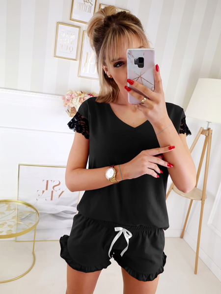 Czarna piżama bluzka i szorty z koronką na rękawach
