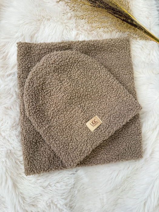 Ciemny beż komplet boucle czapka + komin