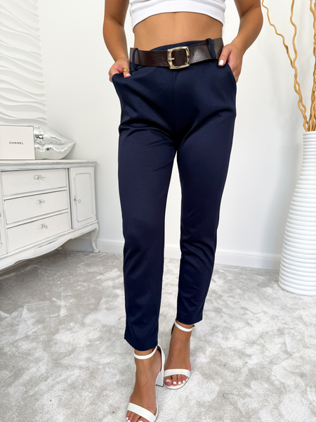 Granatowe spodnie masełko z paskiem