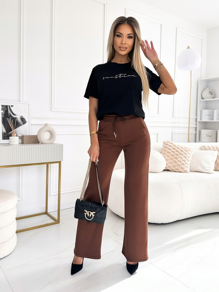 Czarna bluzka z napisem "Sunshine"