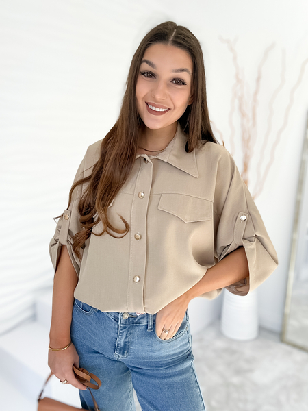 Beżowa lekka kurtka na guzki Sandra