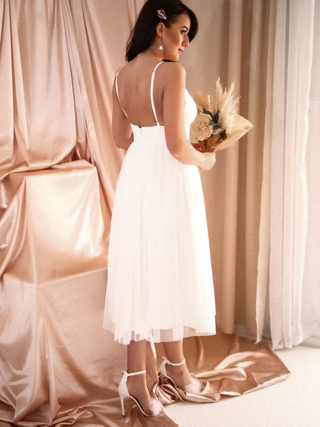 Biała sukienka balowa z tiulem