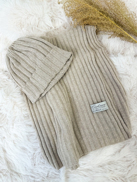 Beżowy z kaszmirem i wełną komplet prążkowany czapka + szalik