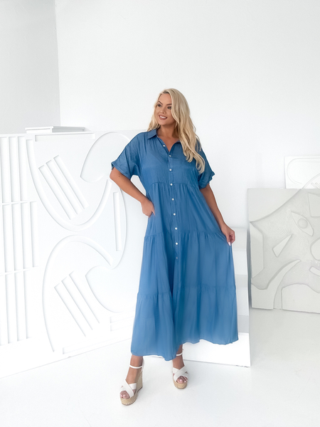 Granatowa sukienka jeansowa z guzikami Yuka