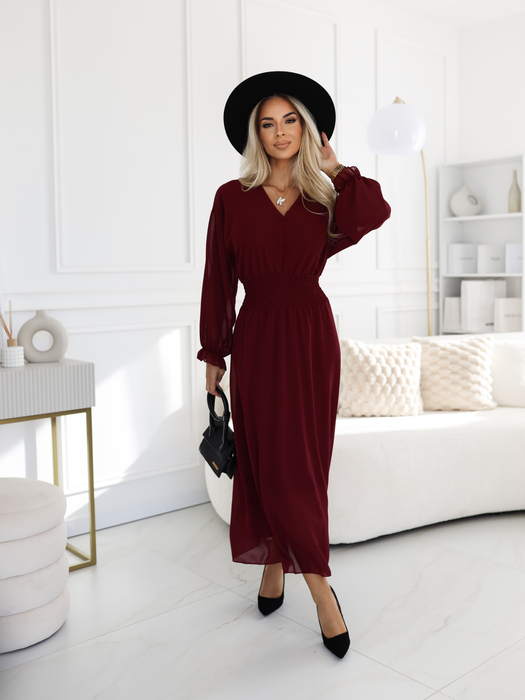 Burgundowa sukienka z marszczeniem w talii