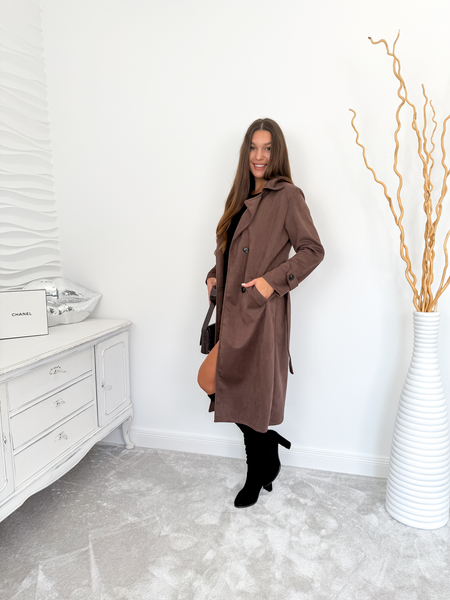 Czekoladowy zamszowy trencz