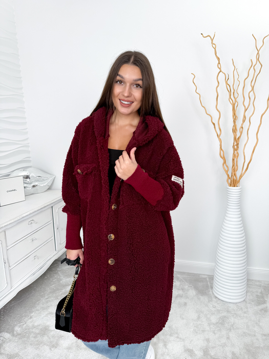 Bordowy płaszcz baranek z kapturem