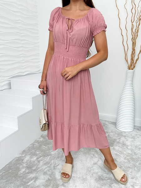 Różowa sukienka z wiązanym dekoltem Irene