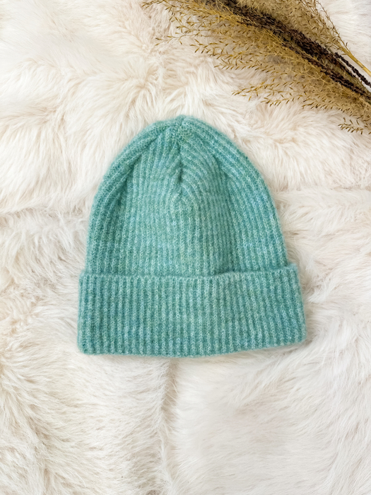 Miętowa czapka moher i wełna