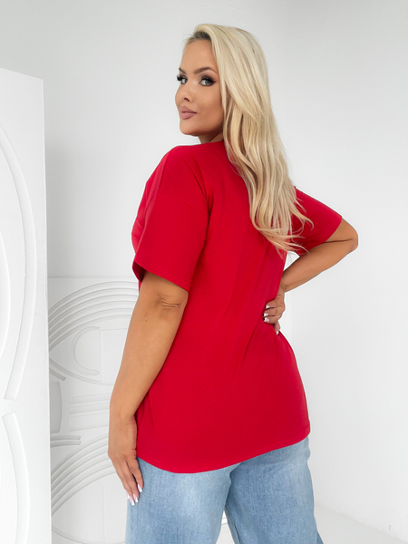 Czerwona bluzka z nadrukiem w wiśnie