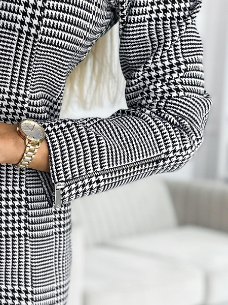 Biało-czarna elegancka sukienka w kratkę