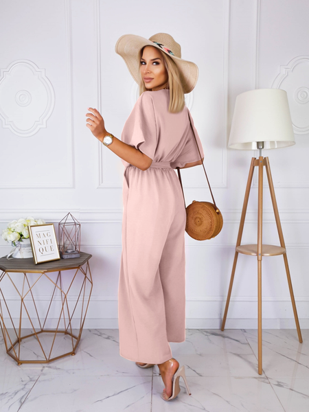 Brudny róż zwiewny kombinezon z paskiem