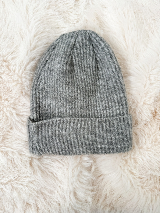 Grafitowa czapka moher i wełna