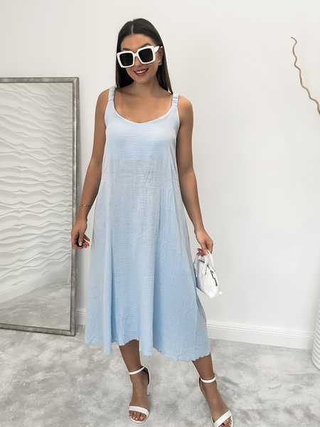 Błękitna muślinowa sukienka na ramiączkach Niki