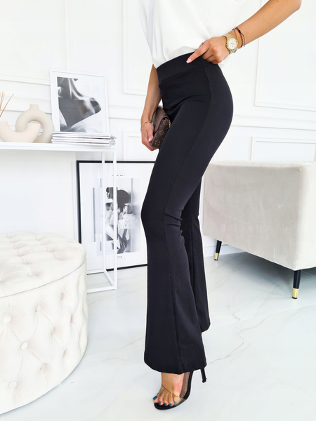 Czarne prążkowane spodnie dzwony