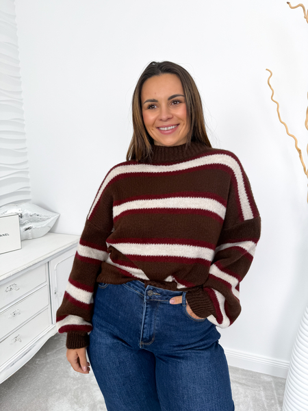 Czekoladowy luźny sweter w pasy Olga