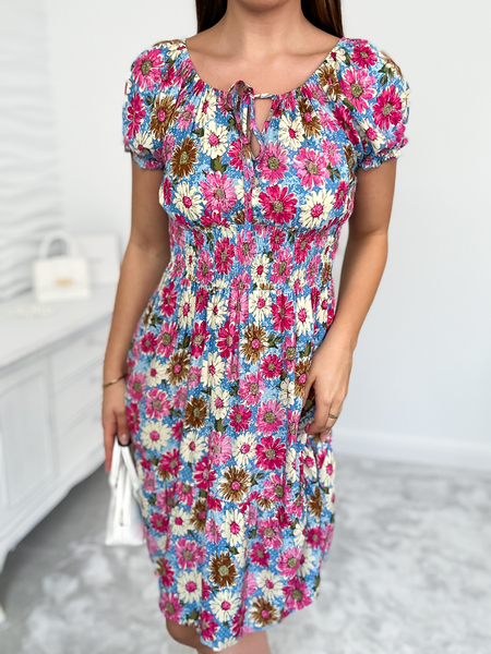 Różowa sukienka z wiązaniem przy dekolcie Marcia