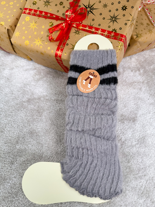 Szare ocieplacze na nogi