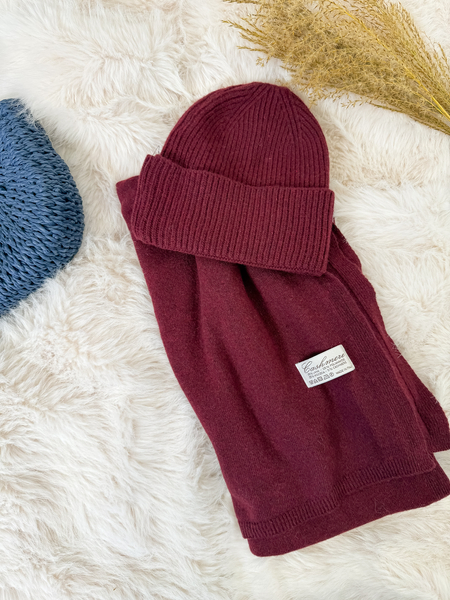 Bordowy z kaszmirem i wełną komplet czapka + szalik