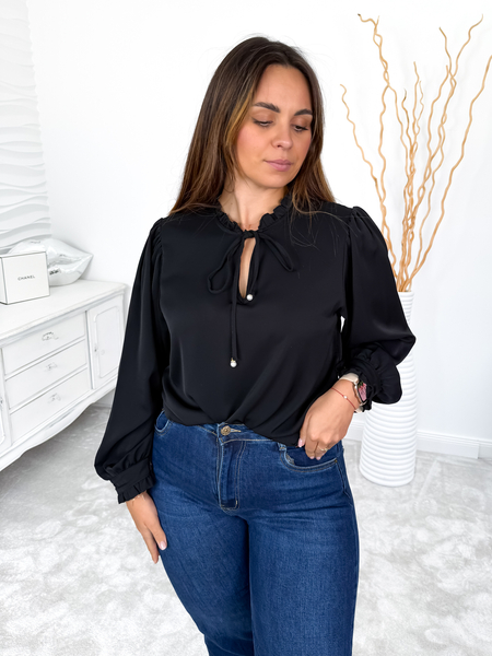 Czarna bluzka z żabotem i wiązaniem