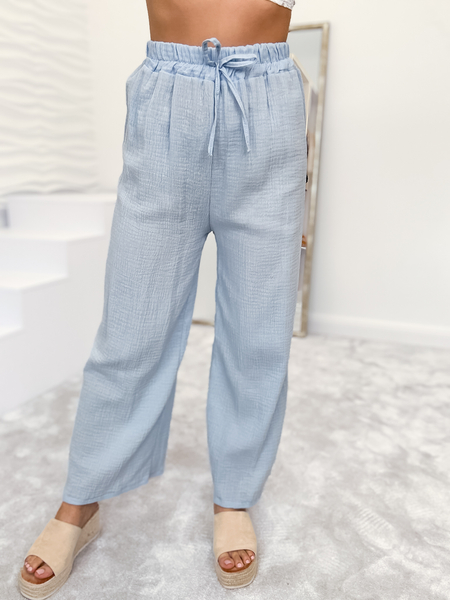 Niebieskie luźne spodnie muślinowe