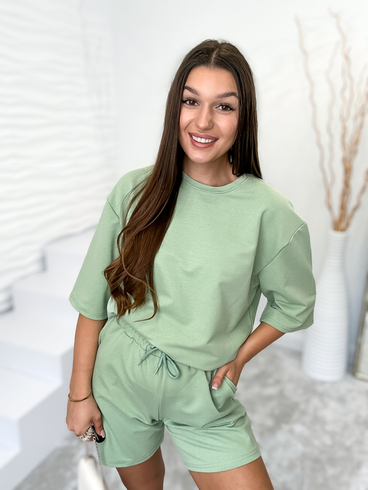 Miętowy komplet dresowy z szortami