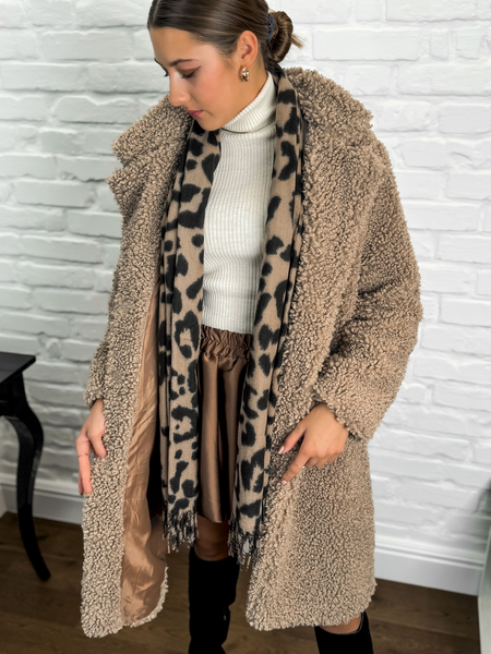 Camel płaszcz baranek zapinany na guziki