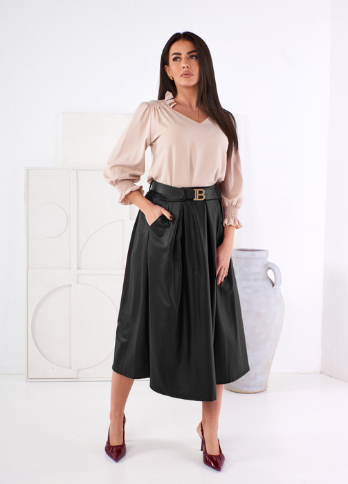 Czarna spódnica skórzana z paskiem