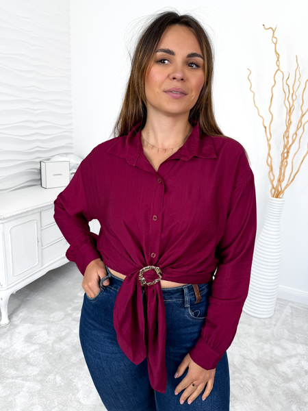 Bordowa koszula z wiązaniem zapinana na guziki