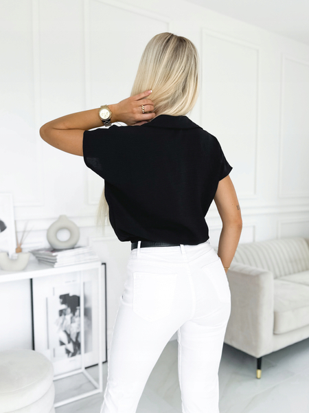 Czarna bluzka typu crop top z kołnierzykiem