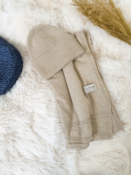 Beżowy z kaszmirem i wełną komplet czapka + szalik