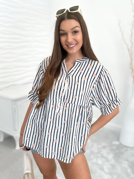 Luźna muślinowa bluzka w granatowe paski