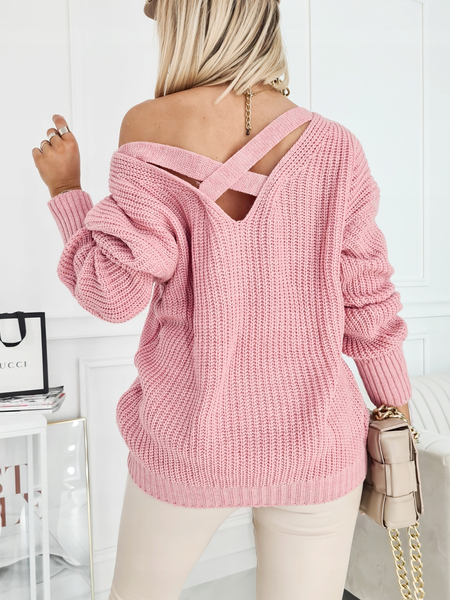 Pudrowy róż sweter z odkrytymi plecami
